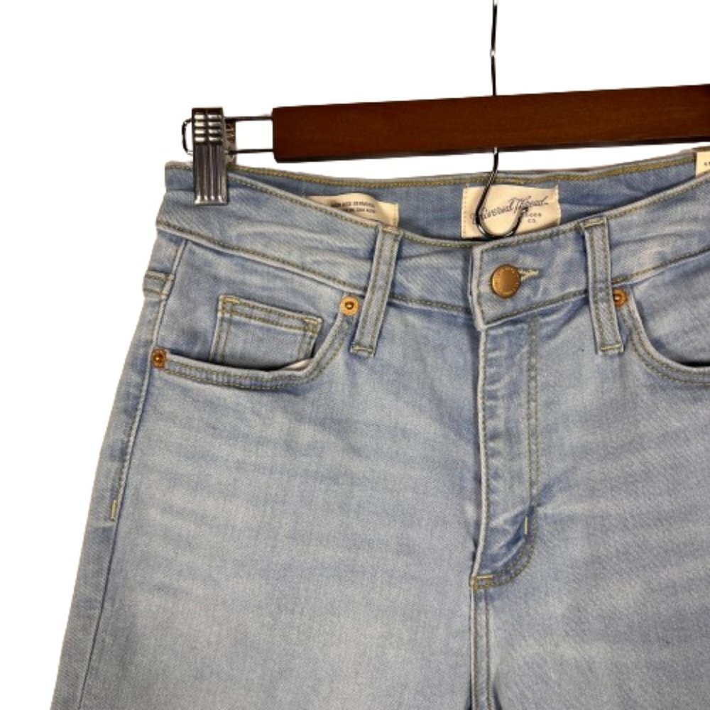 Universal Thread Womens Jean Shorts Bermuda High Rise Light Wash Denim Size‎ 2 - Picture 2 of 7